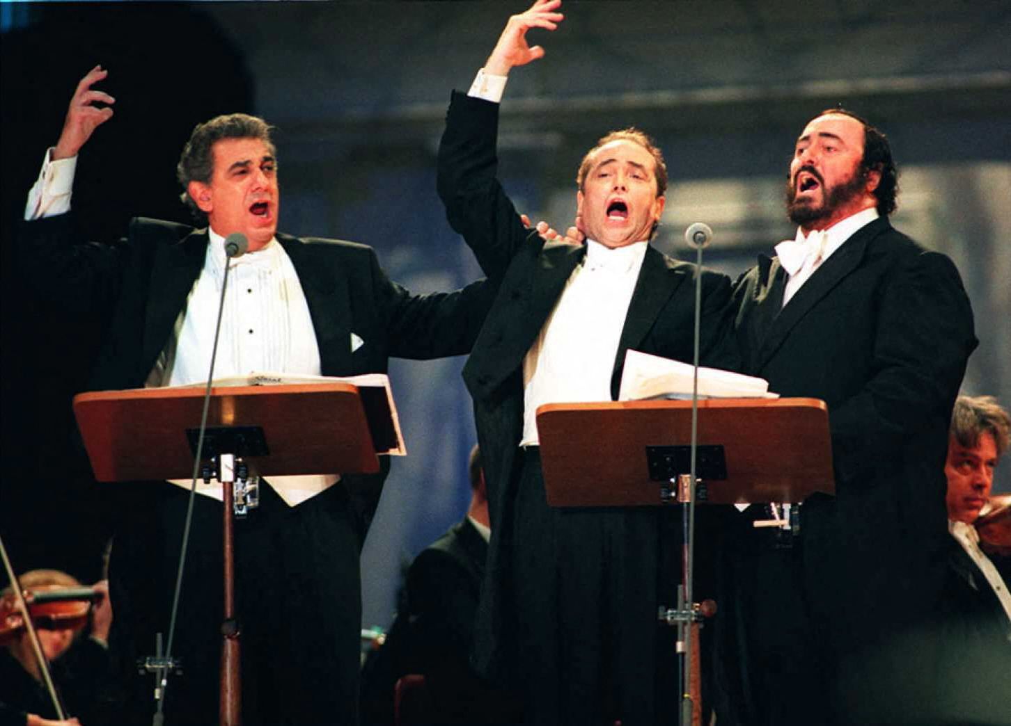 Трио в опере 6 букв. Три тенора Пласидо Доминго Хосе Каррерас Лучано Паваротти. Пласидо Доминго и Лучано Паваротти. Пласидо Доминго три тенора. Пласидо Доминго оперный певец.
