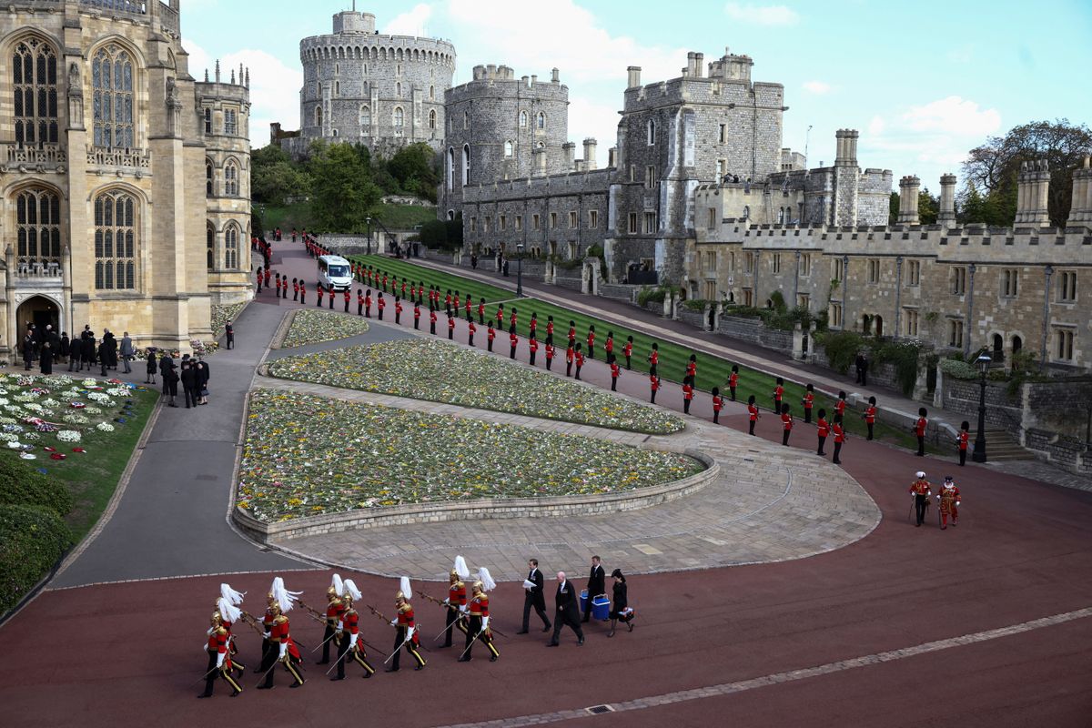 Guests arrive at St. George's Chapel on the day of the state funeral and burial of Britain's Queen Elizabeth, at Windsor Castle in Windsor, Britain, September 19, 2022. (Photo by HENRY NICHOLLS / POOL / AFP)