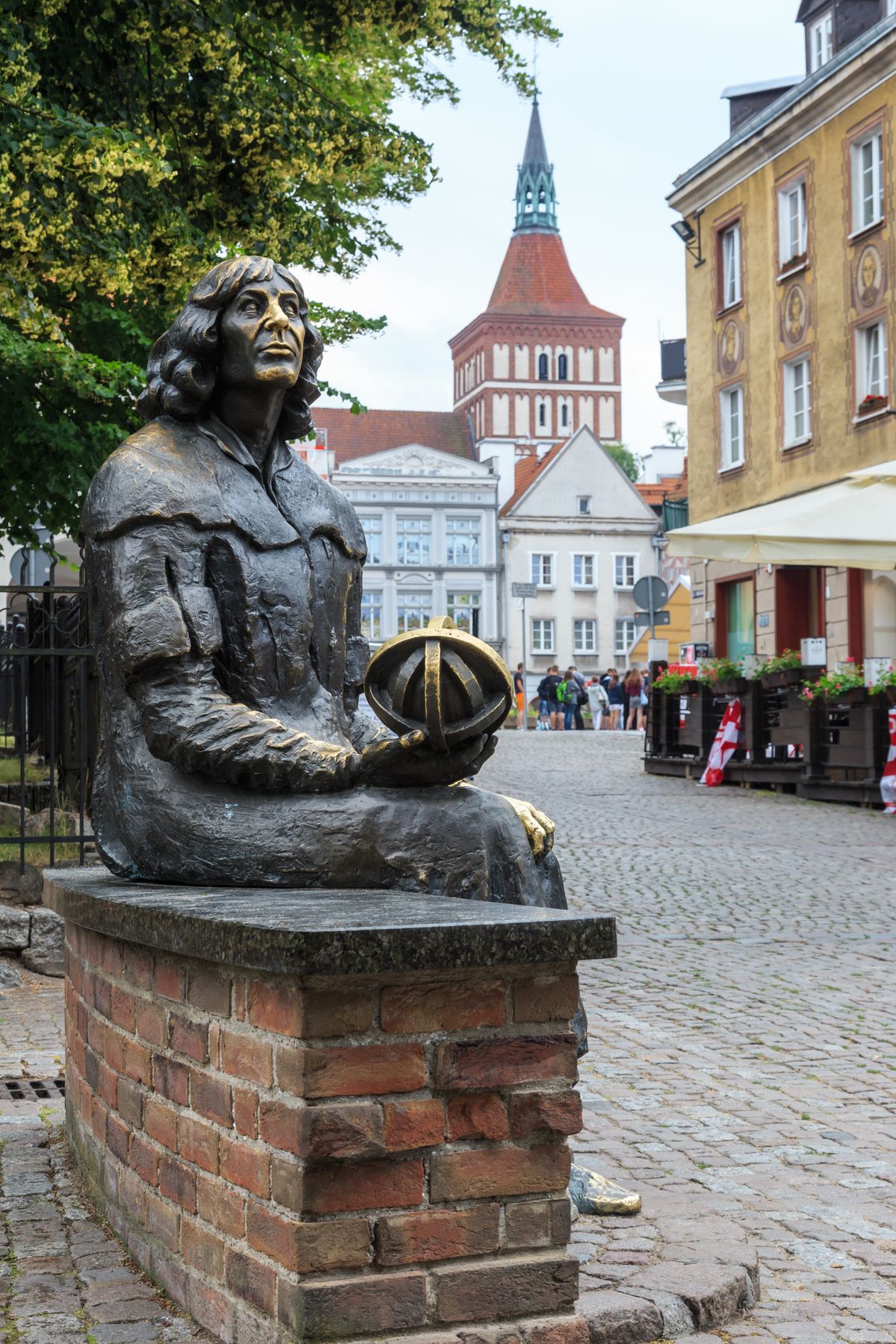 Olsztyn,,Poland.,June,2018:,Monument,Of,Nicolaus,Copernicus,Next,To
