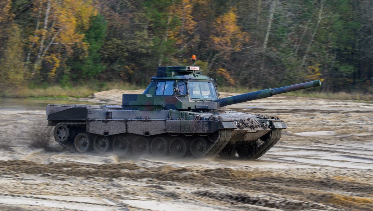 Tank driving training of Slovak servicemen and women