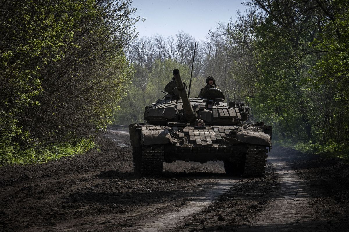 Ukrainian tank crews on the frontline in Donetsk Oblast