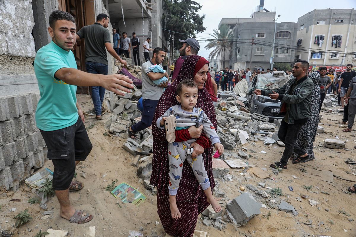 Israeli airstrikes continue on the 23rd day in Gaza