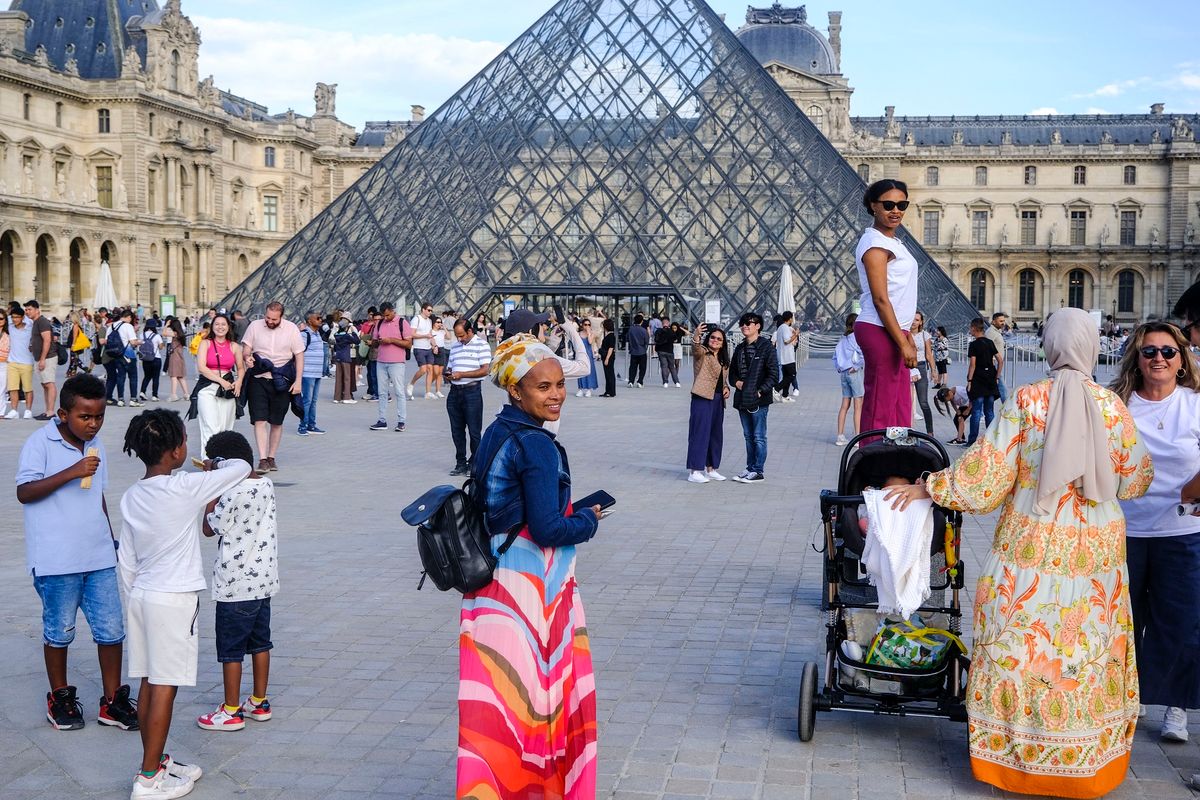 TOURISM IN PARIS