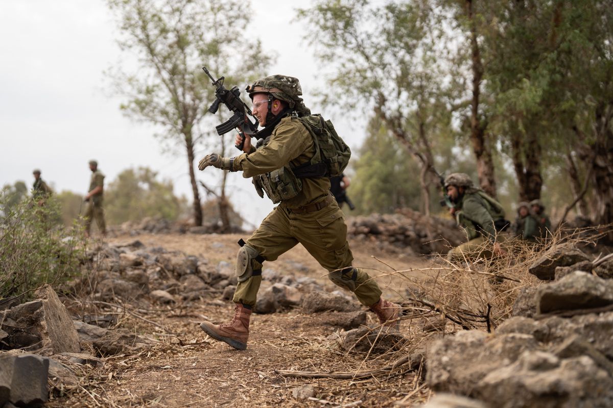 Israeli Paratroopers Brigade training