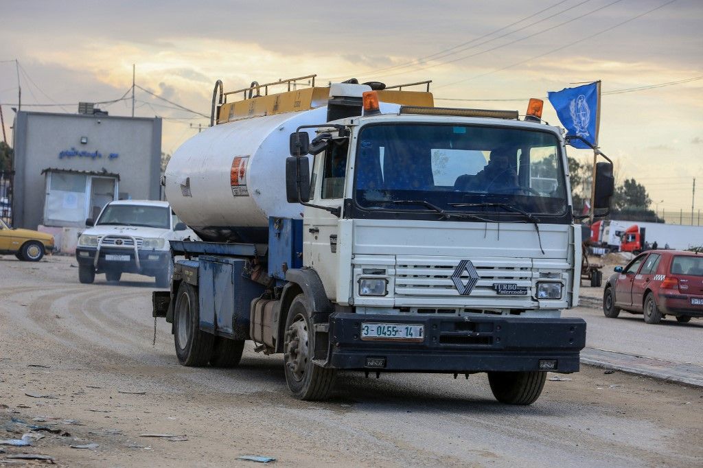 Gaza receives 23,000 liters of fuel allowed by Israel exclusively for aid distribution