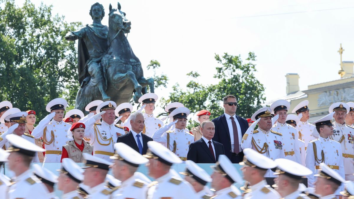 BELOUSZOV, Andrej; PUTYIN, Vlagyimir