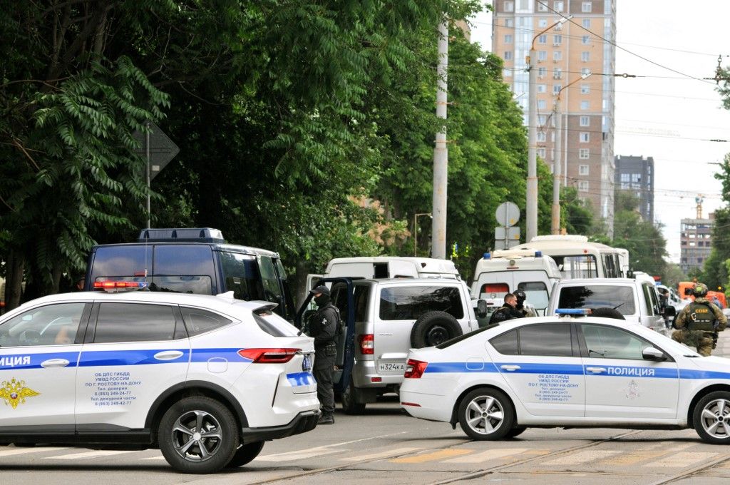 Suspects take two staff members hostage at detention center in Russia