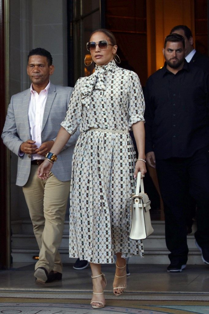 Jennifer Lopez and her boyfriend Alex Rodriguez in Paris