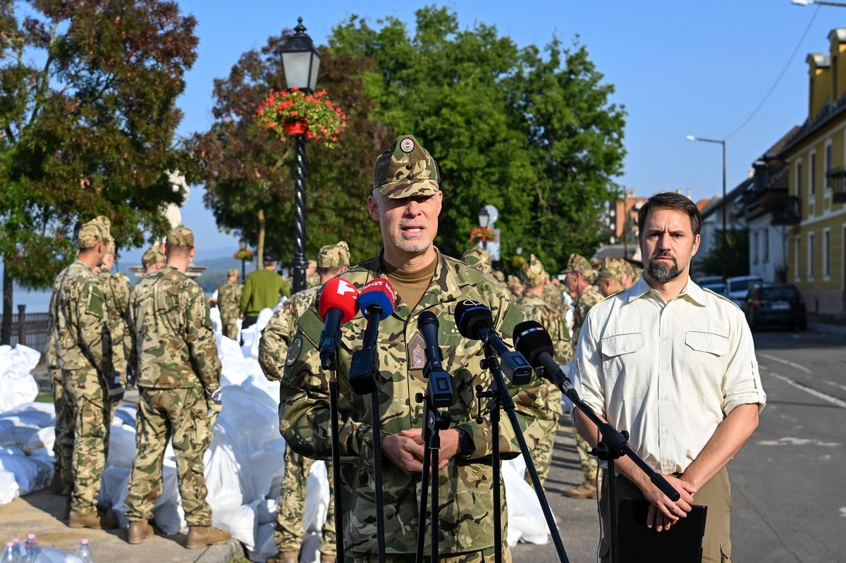 SZALAY-BOBROVNICZKY Kristóf