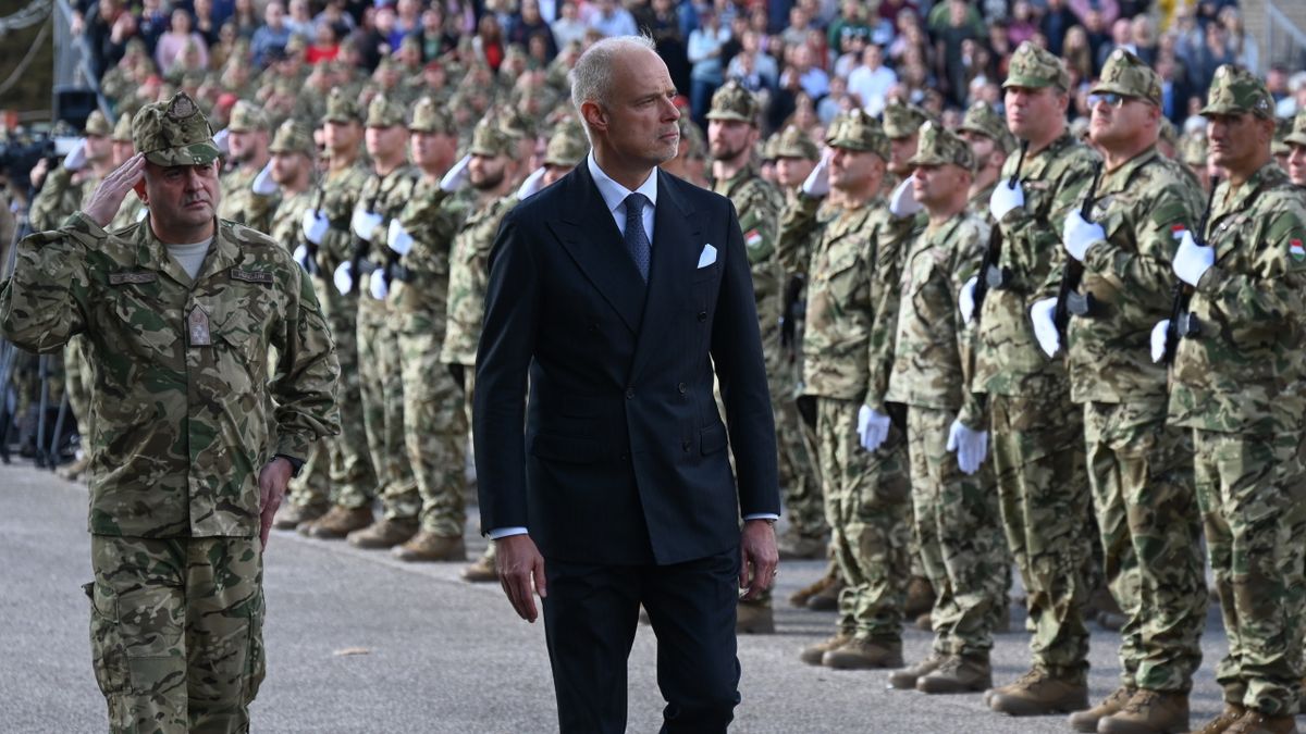 BÖRÖNDI Gábor; SZALAY-BOBROVNICZKY Kristóf