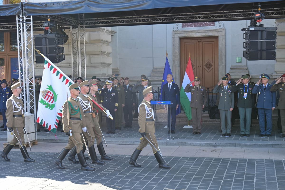 BÖRÖNDI Gábor; SZALAY-BOBROVNICZKY Kristóf