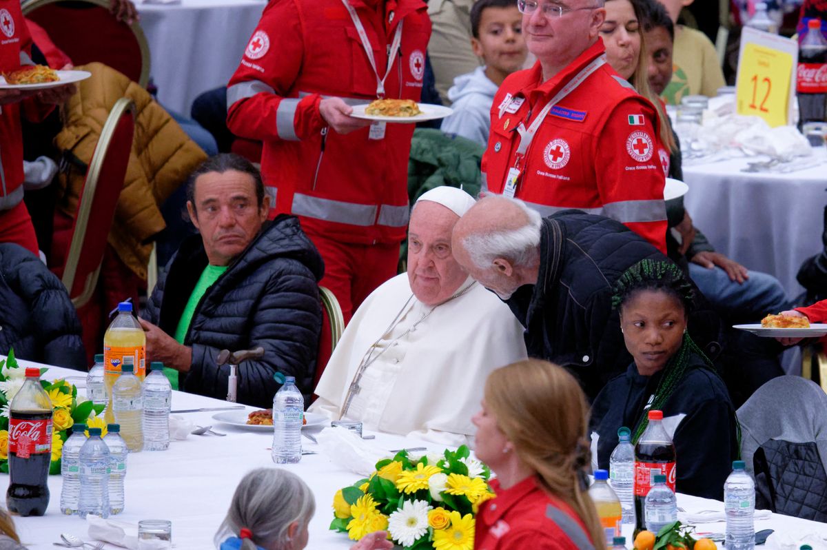 Pope Francis hosted the poor in the Vatican