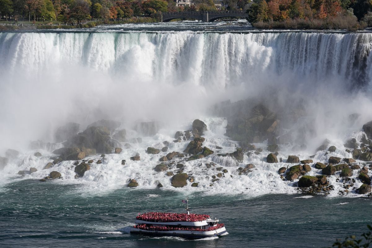 NIAGARA FALLS, CANADA - OCTOBER 21 : People enjoy a warm afternoon on a tour boat at Niagara Falls in Ontario, Canada on October 21, 2024. Mert Alper Dervis / Anadolu (Photo by Mert Alper Dervis / ANADOLU / Anadolu via AFP)NIAGARA FALLS, CANADA - OCTOBER 21 : People enjoy a warm afternoon on a tour boat at Niagara Falls in Ontario, Canada on October 21, 2024. Mert Alper Dervis / Anadolu (Photo by Mert Alper Dervis / ANADOLU / Anadolu via AFP)