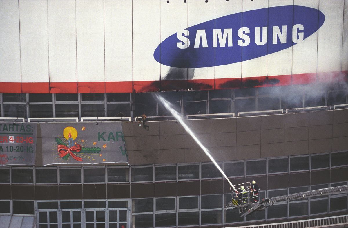 Budapest Sportcsarnok, tűz, leégett, 1999.