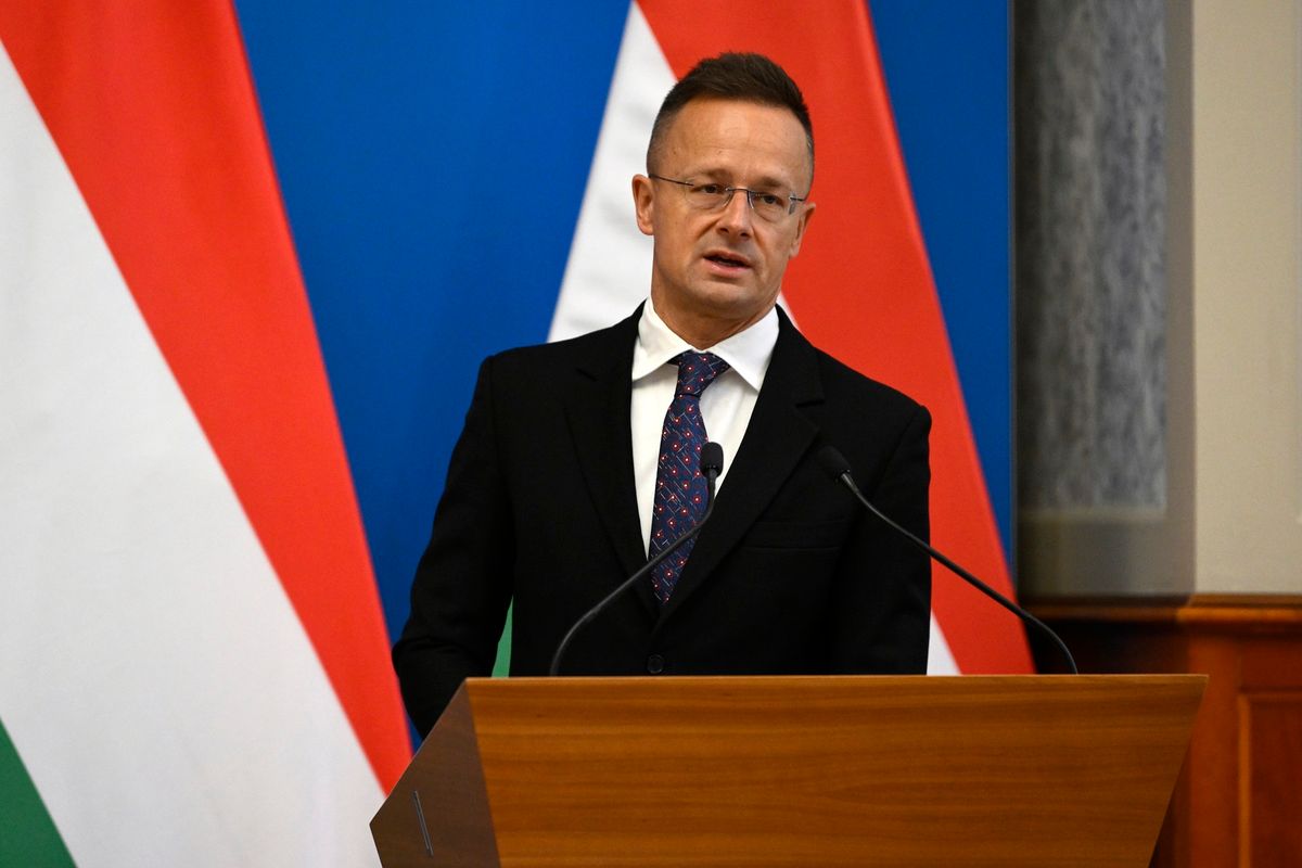 SZIJJÁRTÓ Péter