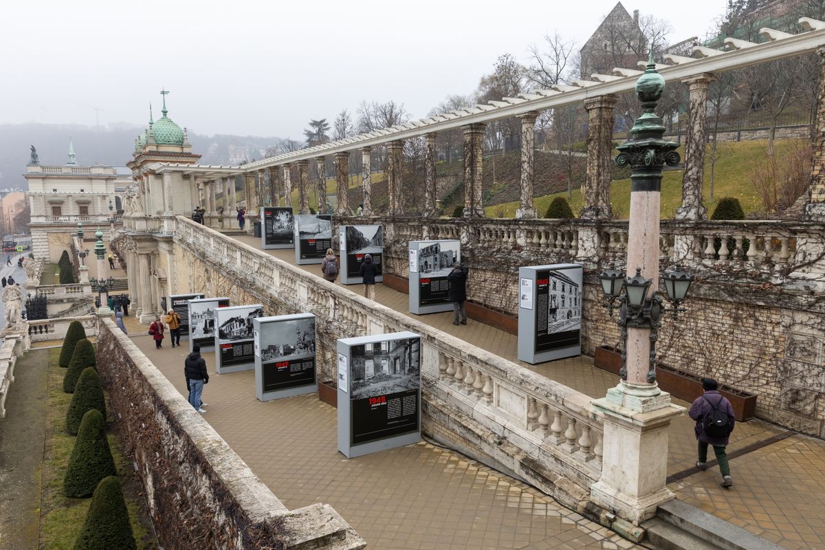 Budapest ostroma, fotókiállítás, Várkert Bazár