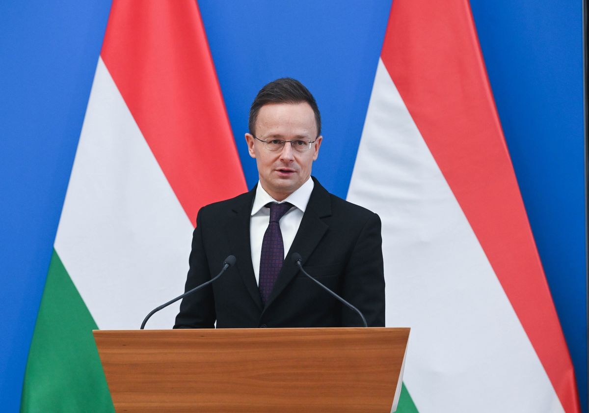 SZIJJÁRTÓ Péter