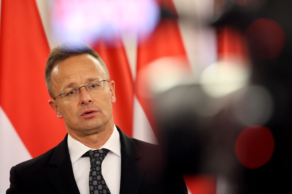 SZIJJÁRTÓ Péter