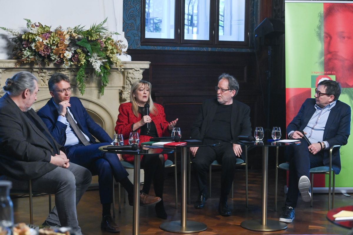 BAÁN László; HANKÓ Balázs; SCHMIDT Mária; VIDNYÁNSZKY Attila; SZABÓ László