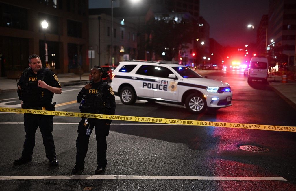 Two shot dead outside Jewish museum in Washington