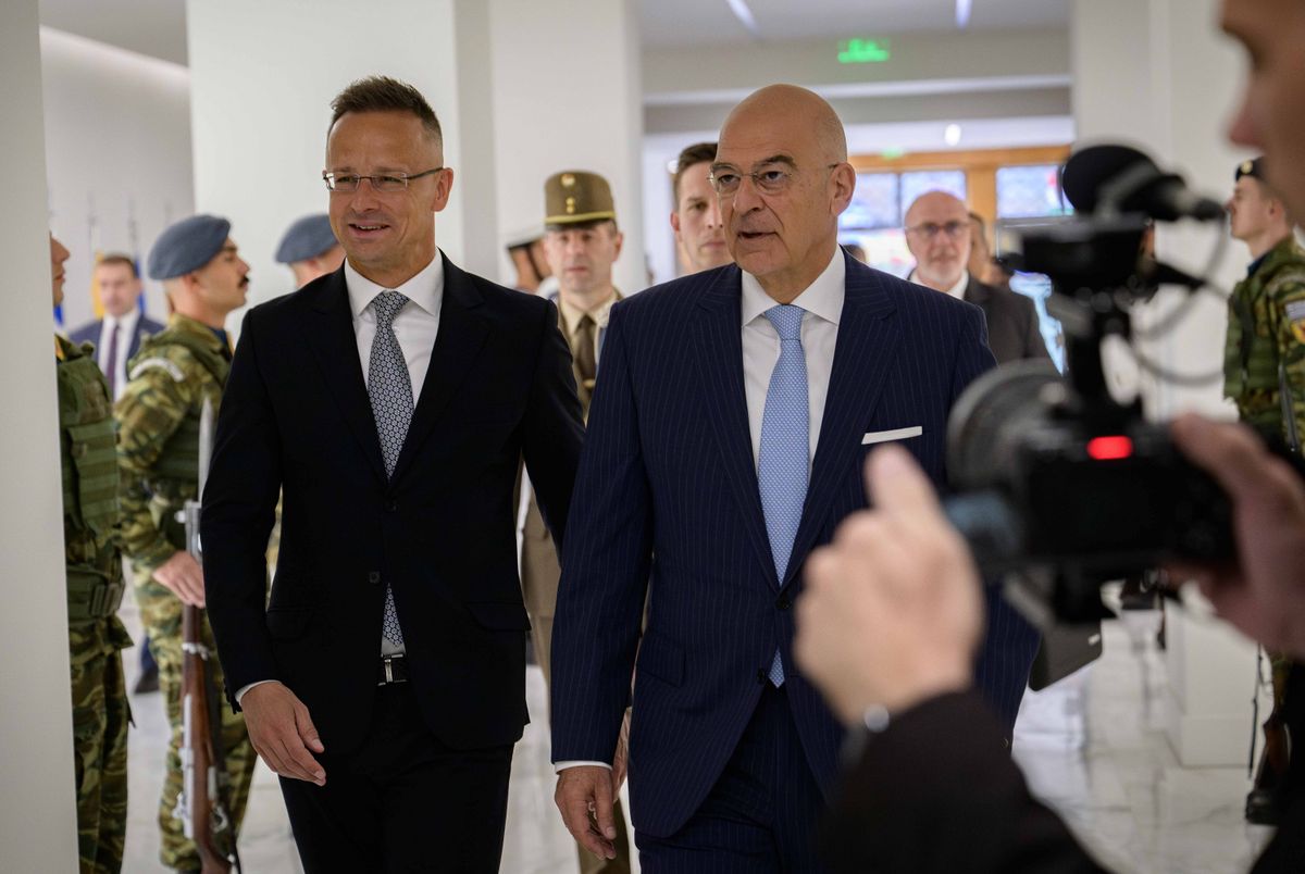 SZIJJÁRTÓ Péter; DÉNDIASZ, Níkosz