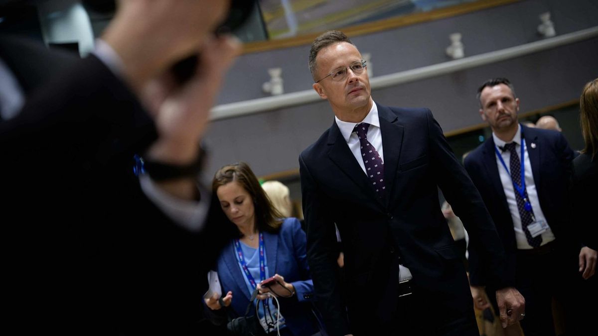 Orbán Viktor miniszterelnök interjút ad a Jó reggelt, Magyarország! című műsorban a Kossuth rádió stúdiójában 2025. április 25-én (Fotó: MTI/Miniszterelnöki K. F./Benko Vivien Cher)