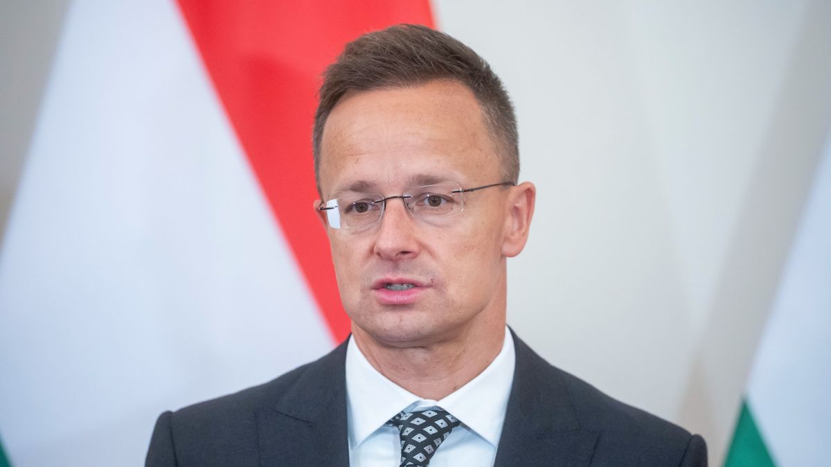 SZIJJÁRTÓ Péter