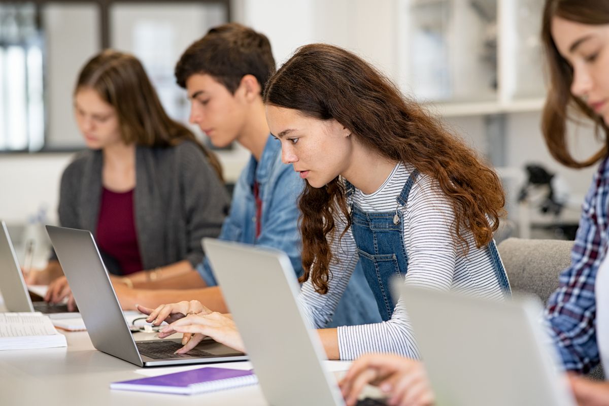 4iG, Digitális Esély Program