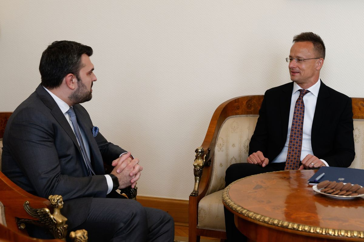SZIJJÁRTÓ Péter; GEORGIEV, Georg