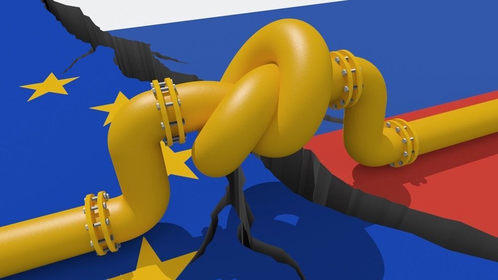 Fuel,Gas,Pipeline,With,A,Knot,On,Background,Of,European