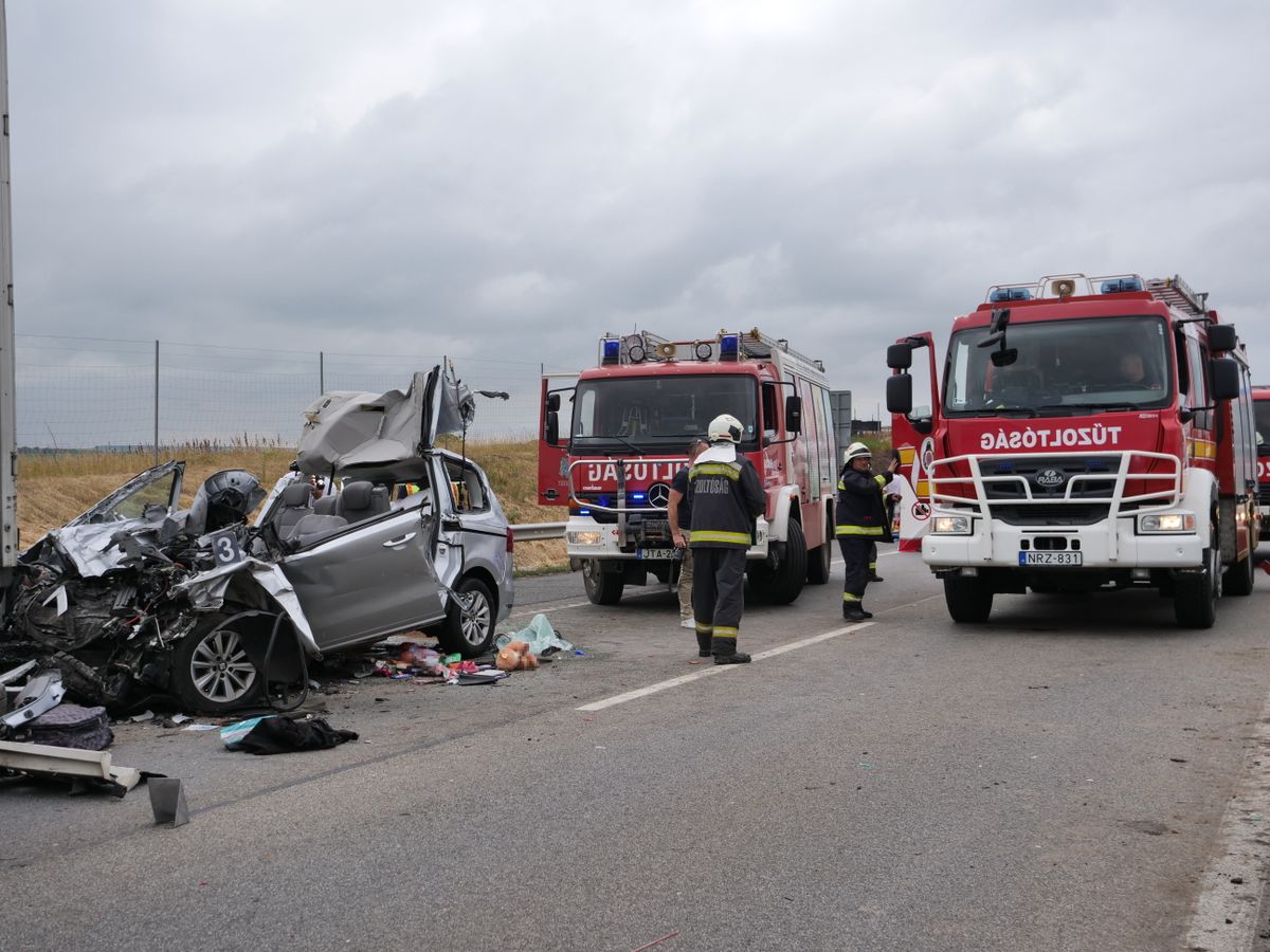 M1, autópálya, baleset, halál, gyermek