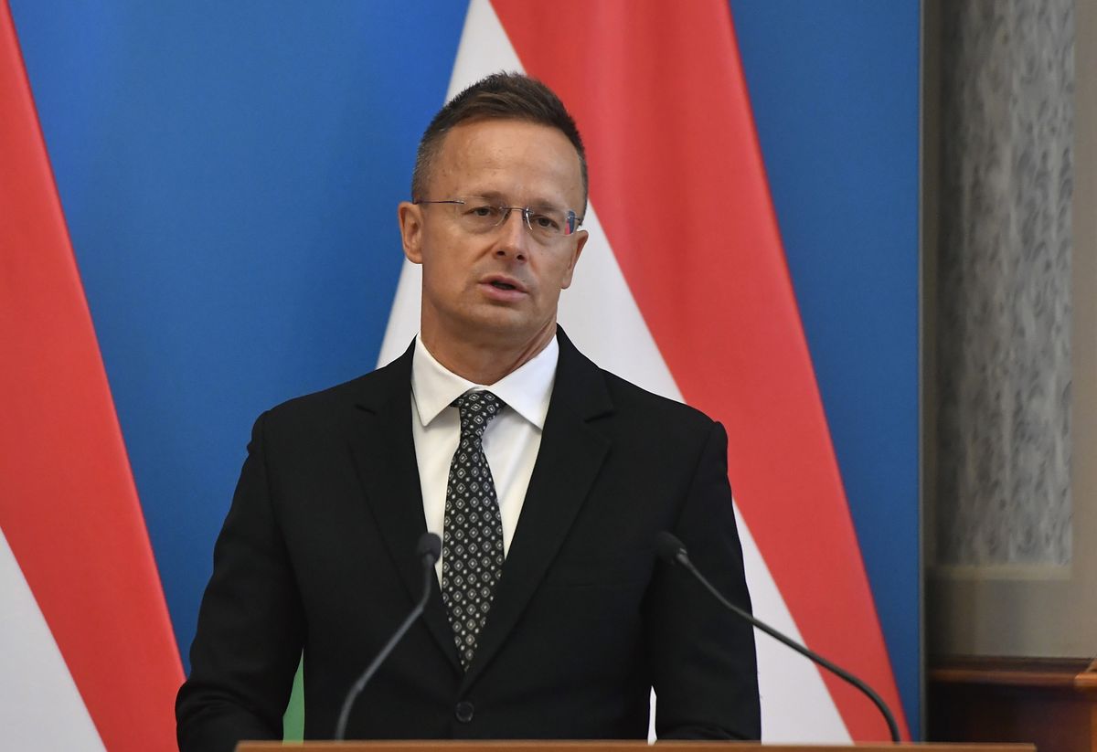 SZIJJÁRTÓ Péter