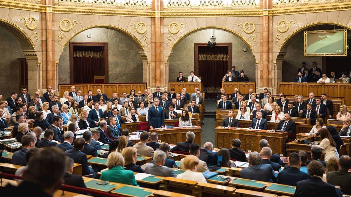 LB_20260630_parlament_0018